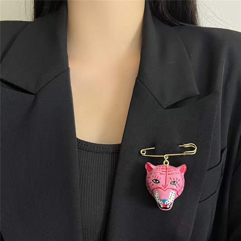 Pin Bros Harimau Enamel Elegan - Women Formal Wear Coat ulasan dan harga
