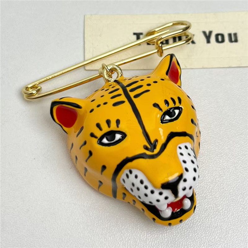 Pin Bros Harimau Enamel Elegan - Women Formal Wear Coat ulasan dan harga